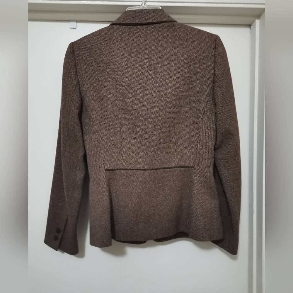 TAHARI BLAZER - Picture 2 of 9